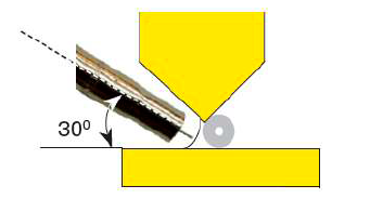 Корневой шов выполняется на круглой керамической подкладке Корневой шов выполняется на круглой керамической подкладке