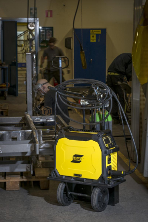 Компактный сварочный полуавтомат ESAB Rebel EMP 320ic Сварочный аппарат ESAB Rebel EMP 320ic